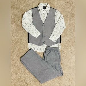 Boys Nautica 3-piece suit. Size 7